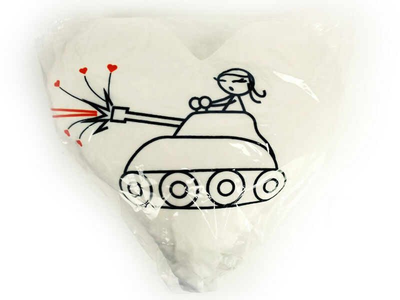 Донецк игрушка оптом Подушка-игрушка СердцеТанк 46х44см HRT-002